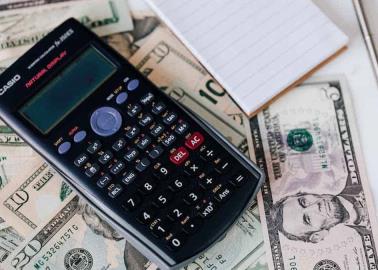 Precio del dólar hoy 6 de julio: la divisa vuelve a caer ante el superpeso