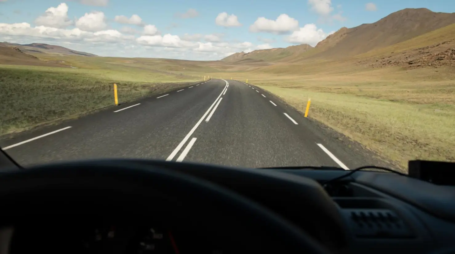 ¿Saldrás de vacaciones en auto? Sigue estos consejos para viajar seguro este verano