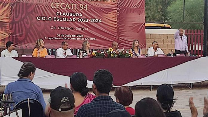 Gradúa ICATSON a estudiantes Gradúa ICATSON a estudiantes