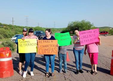 En Cumpas habitantes bloquean carretera; exigen su rehabilitación ¡Ya no aguantan!