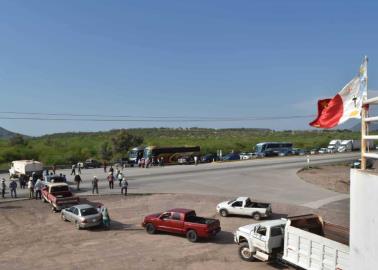 Bloquean yaquis carretera federal