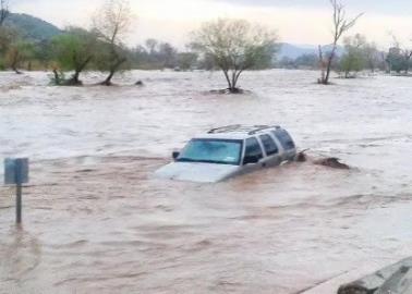 Lluvias en Santa Ana y Magdalena dañan viviendas y se llevan auto