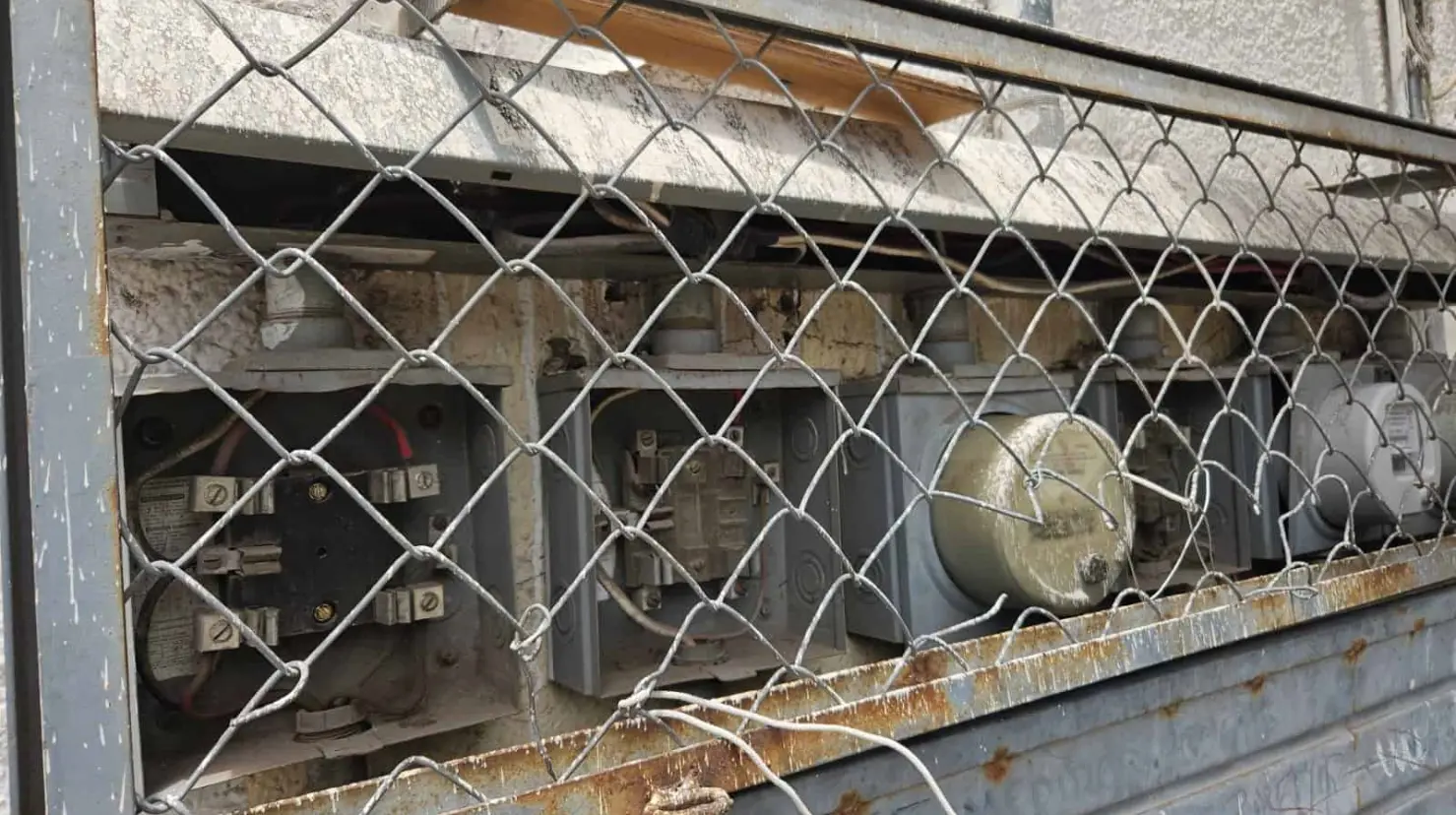 Dependencias federales se quedan sin luz en Cajeme