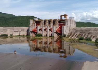 Bajos niveles de agua de la presa Álvaro Obregón afecta a pescadores