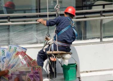 Limpiavidrios revela cuántos dólares gana al día en EU