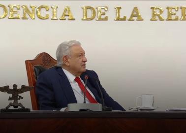 AMLO ofrece protección y recompensa por información sobre desaparición de normalistas de Ayotzinapa