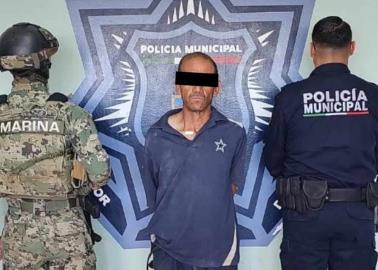 "Cae" sujeto con droga y arma en Villas del Rey en Cajeme