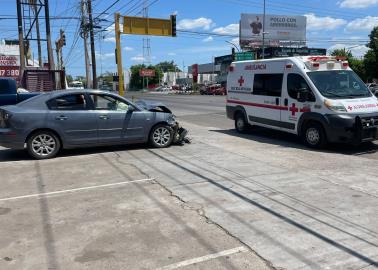 Se registra carambola en la calle 200