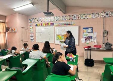 Regreso a clases: Maestros acuden a taller de Formación Continua