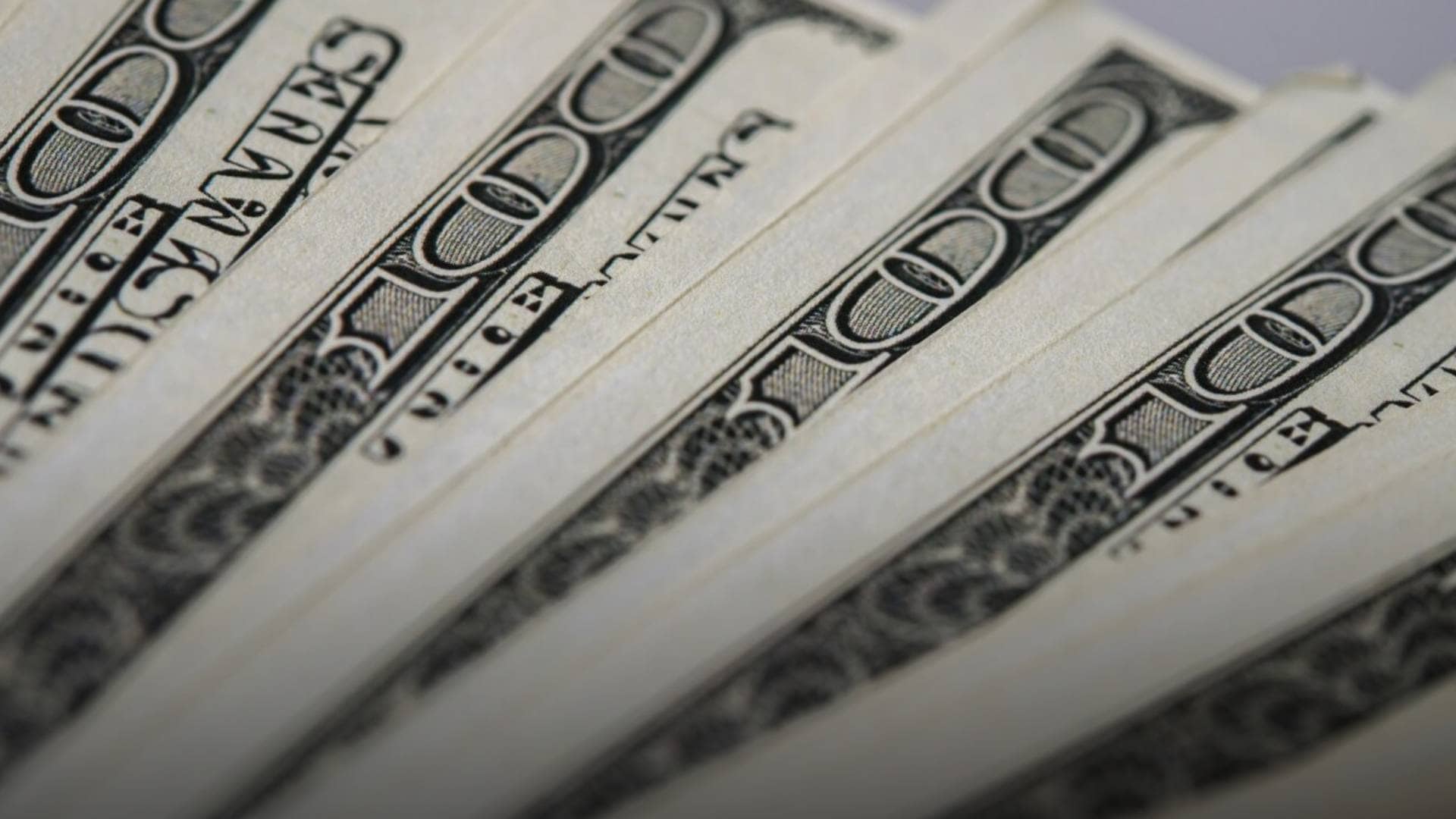 Precio del dólar hoy viernes 30 de agosto: El peso mexicano gana terreno frente al dólar