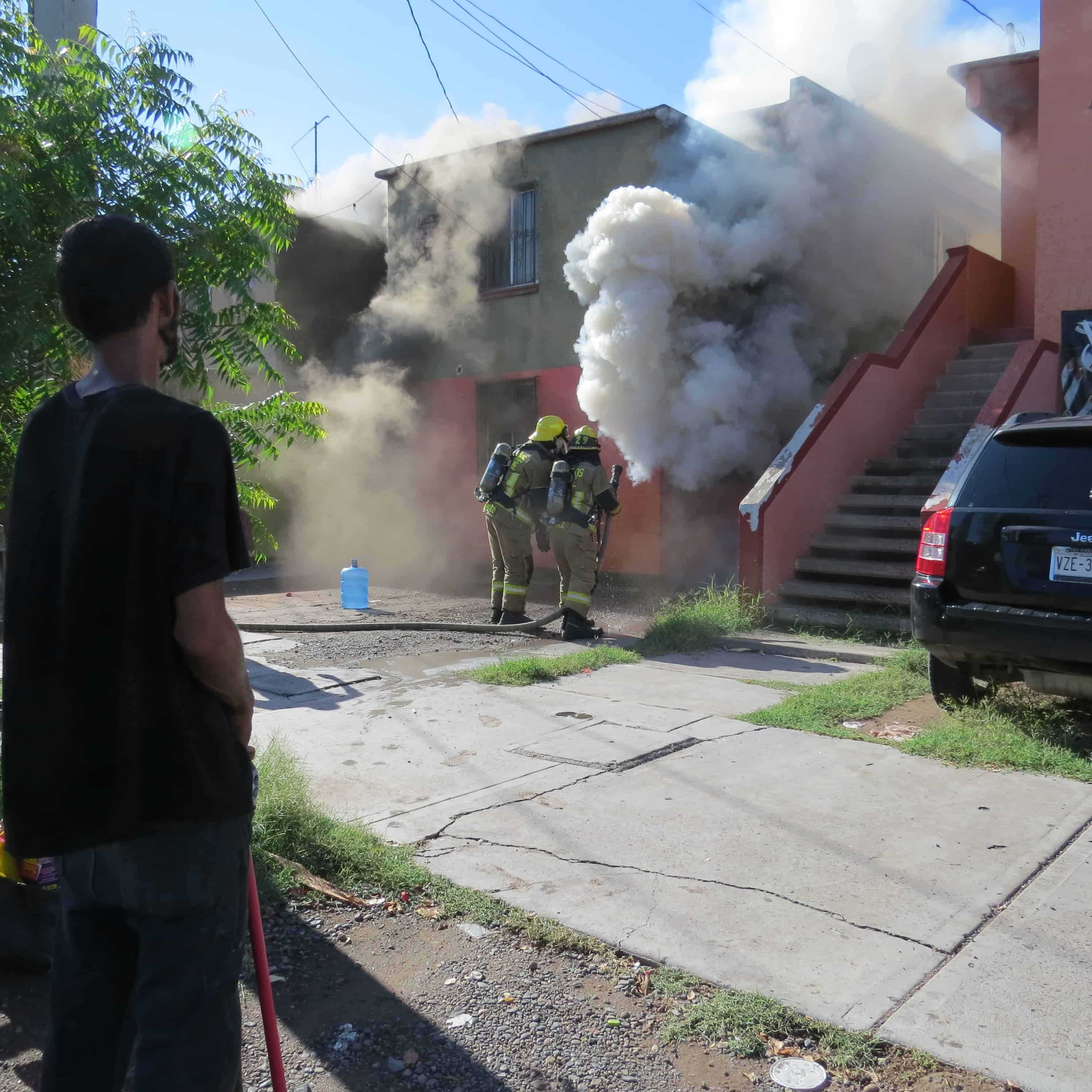 Arde vivienda en la Nuevo Cajeme en Ciudad Obregón