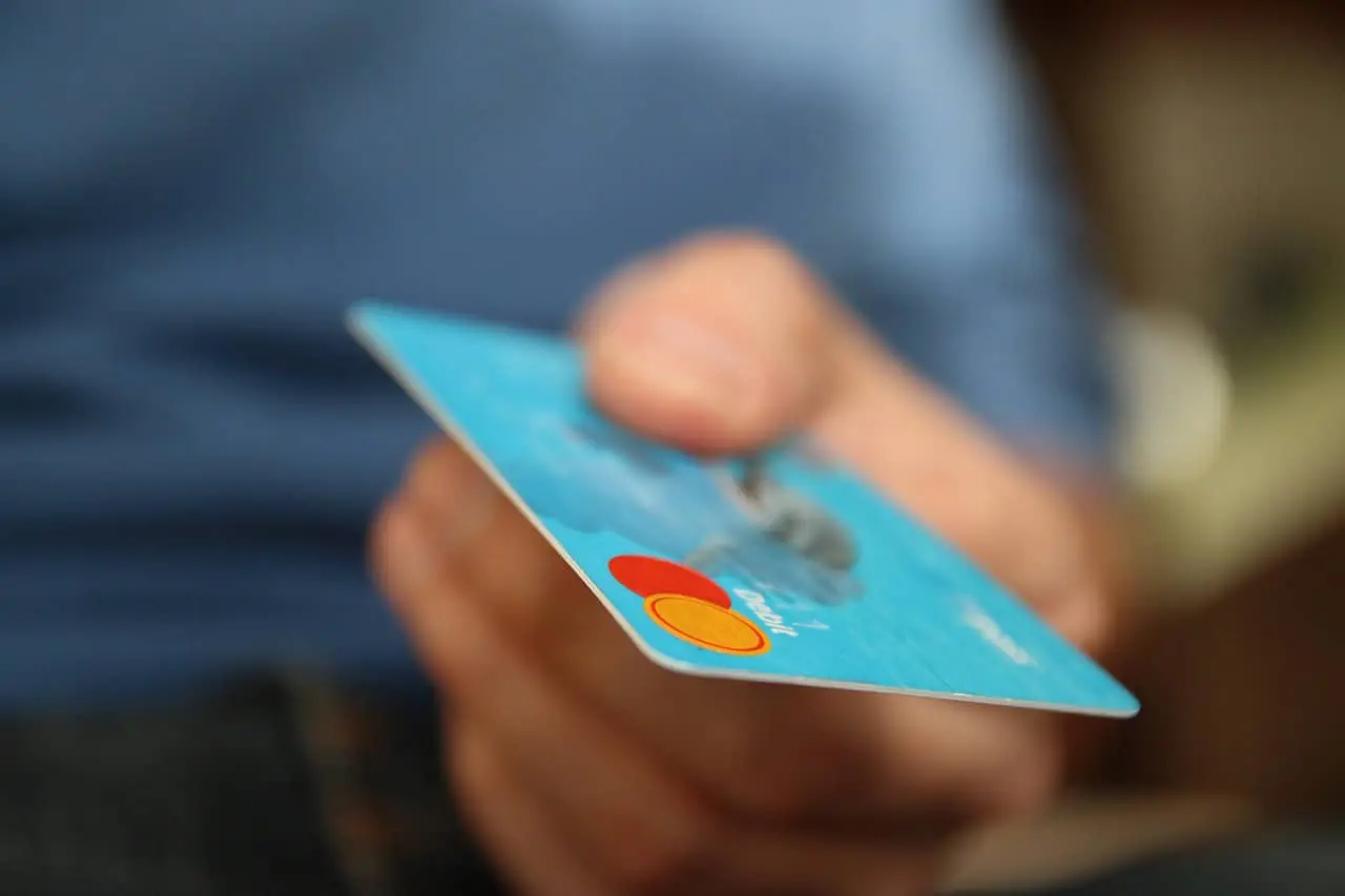 Costos en la transferencia de BBVA. Fuente: Pixabay/jarmoluk