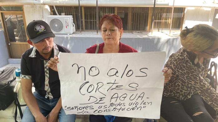 Se manifiestan por cobros excesivos de Oomapasc Se manifiestan por cobros excesivos de Oomapasc
