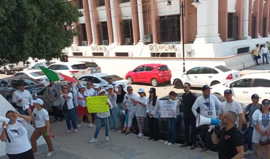 Reforma al Poder Judicial: Decenas de trabajadores protestan en Hermosillo, Sonora