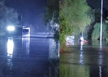 VIDEO | Camión queda atrapado en arroyo de Tajimaroa con 36 empleados de una maquiladora