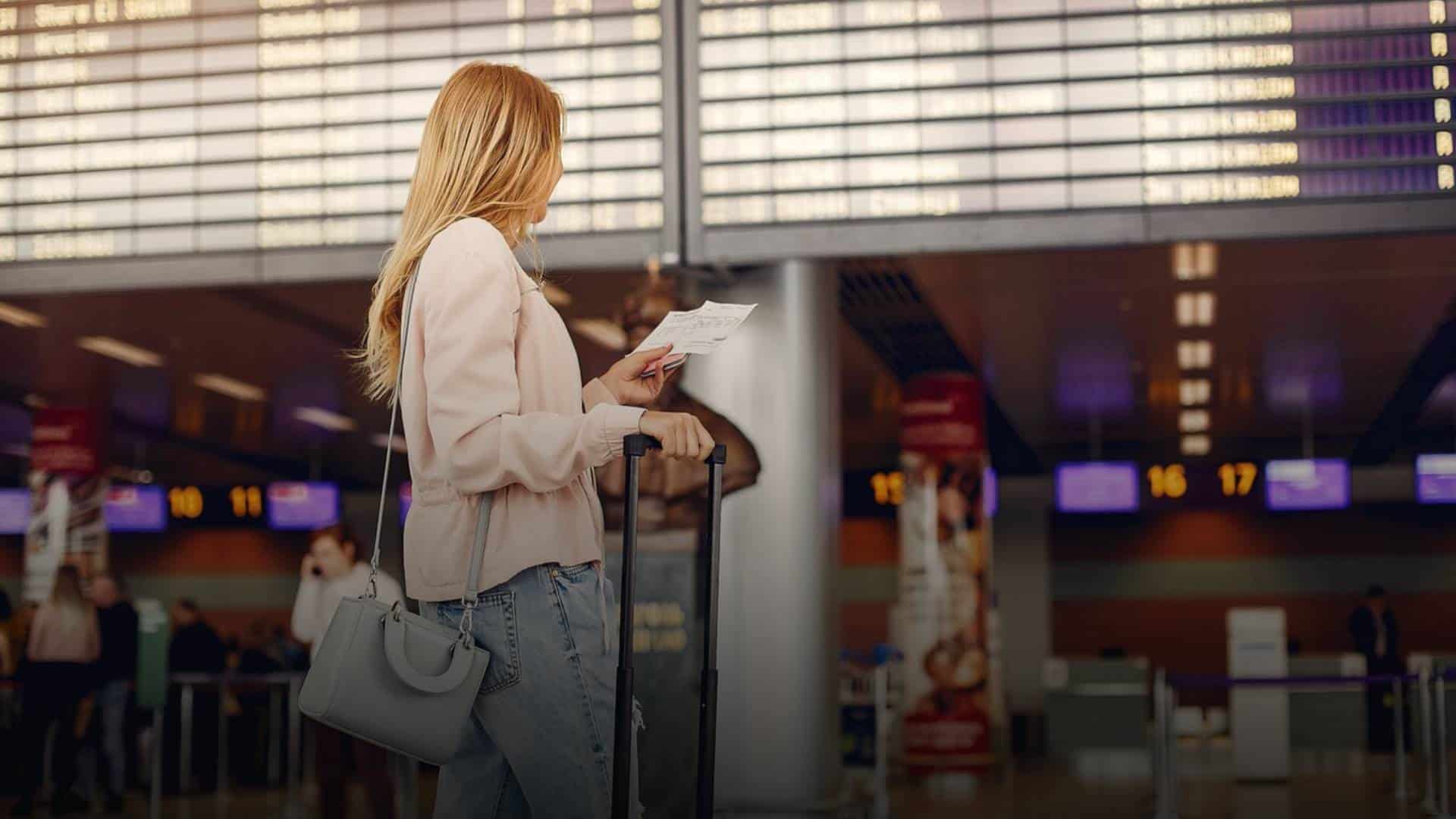 ¿Vas a viajar en avión en EU? Estos son los tres documentos que necesitarás