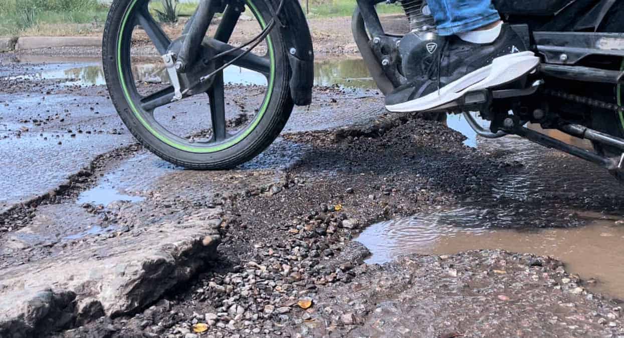 Manejar es un caos por la Prados del Tepeyac en Ciudad Obregón