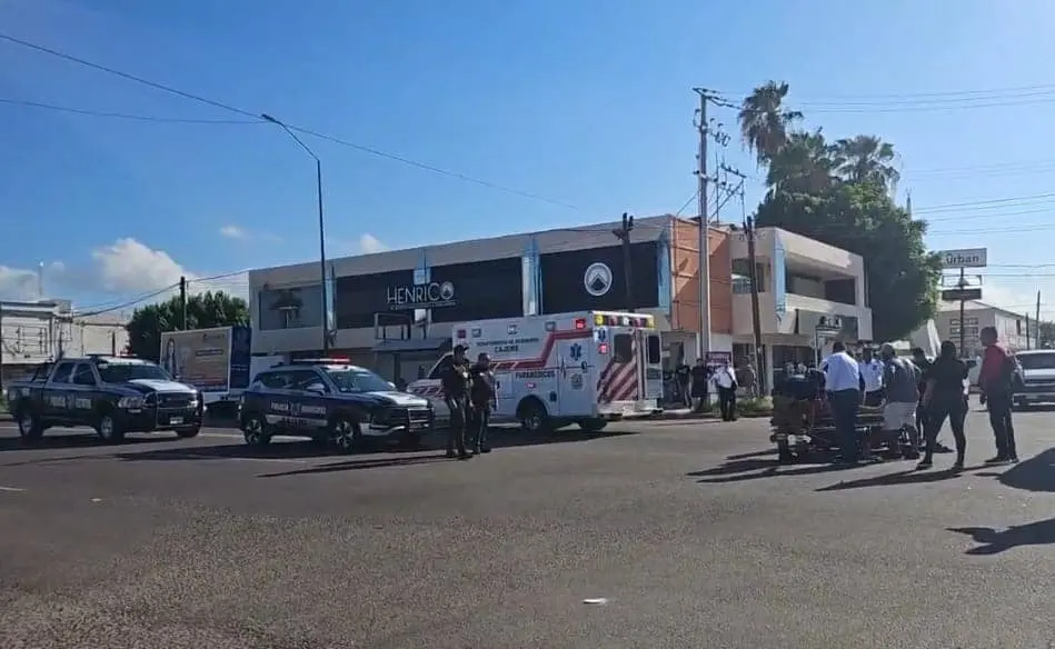 Policías de Cajeme detienen a chofer tras ocasionar accidente y huir
