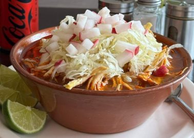 ¿Cuántas calorías tiene un plato de pozole?