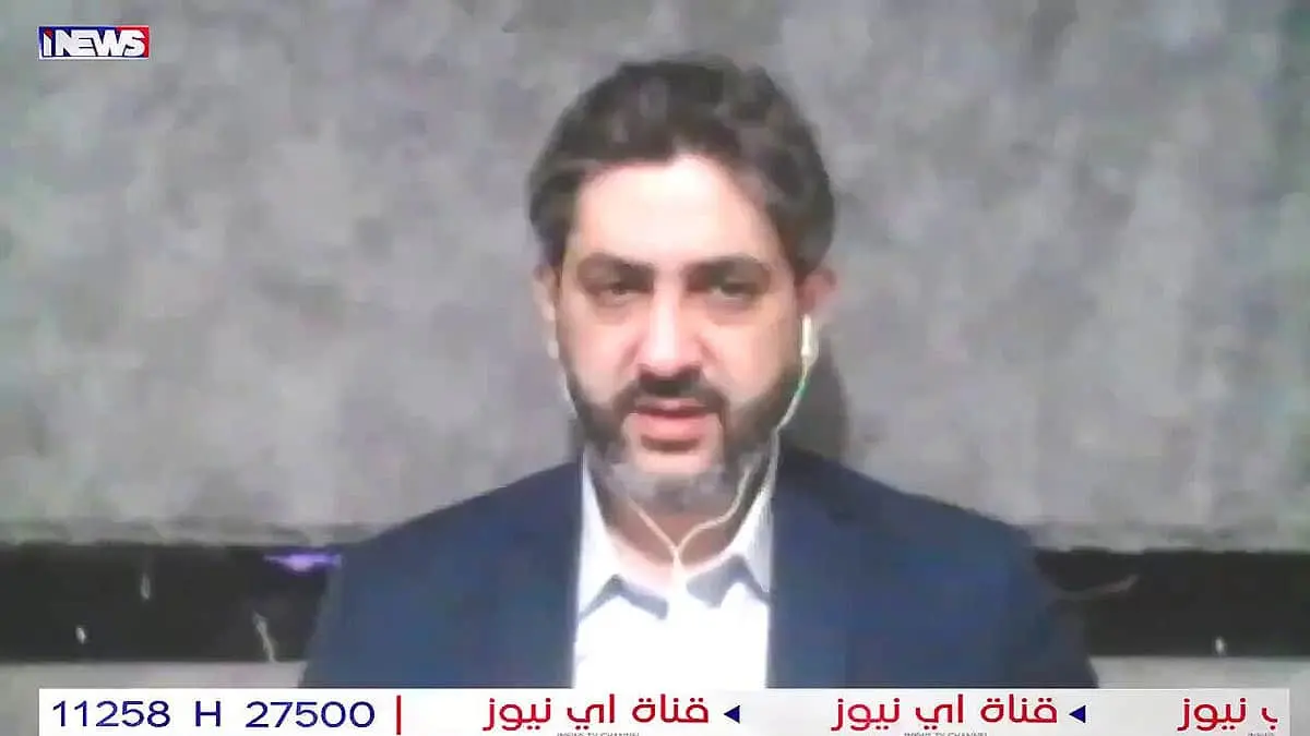 VIDEO | Periodista libanés es sorprendido por bombardeo israelí durante un en vivo
