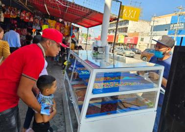 Se adelanta la Navidad; llegan los dulces, cubiertos y enmielados al centro de Ciudad Obregón