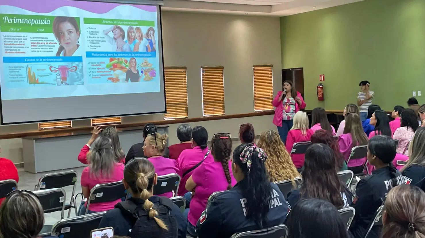 ICM imparte conferencia por el Día Mundial de la Menopausia