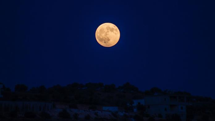 ¿Por qué las lunas de octubre son las más bellas y espectaculares? Esto dice la ciencia ¿Por qué las lunas de octubre son las más bellas y espectaculares? Esto dice la ciencia
