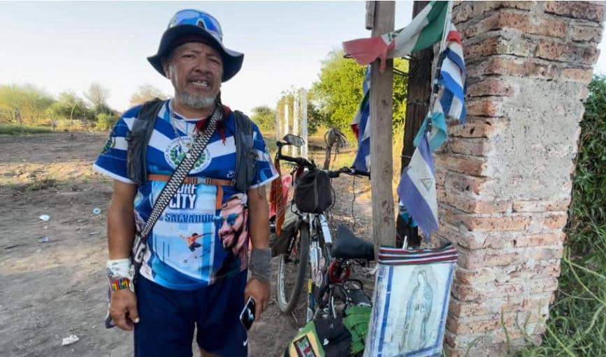 Ciclista peregrino regresa a su casa, tras viajar por Centroamérica