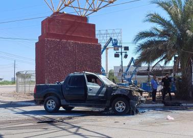 Se incendia pick up en Central de Abastos de Cajeme