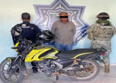 Detienen a sujeto con moto robada al sur de Cajeme