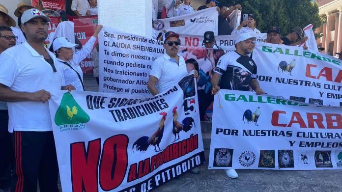 Diputados posponen prohibir peleas de gallos en Sonora