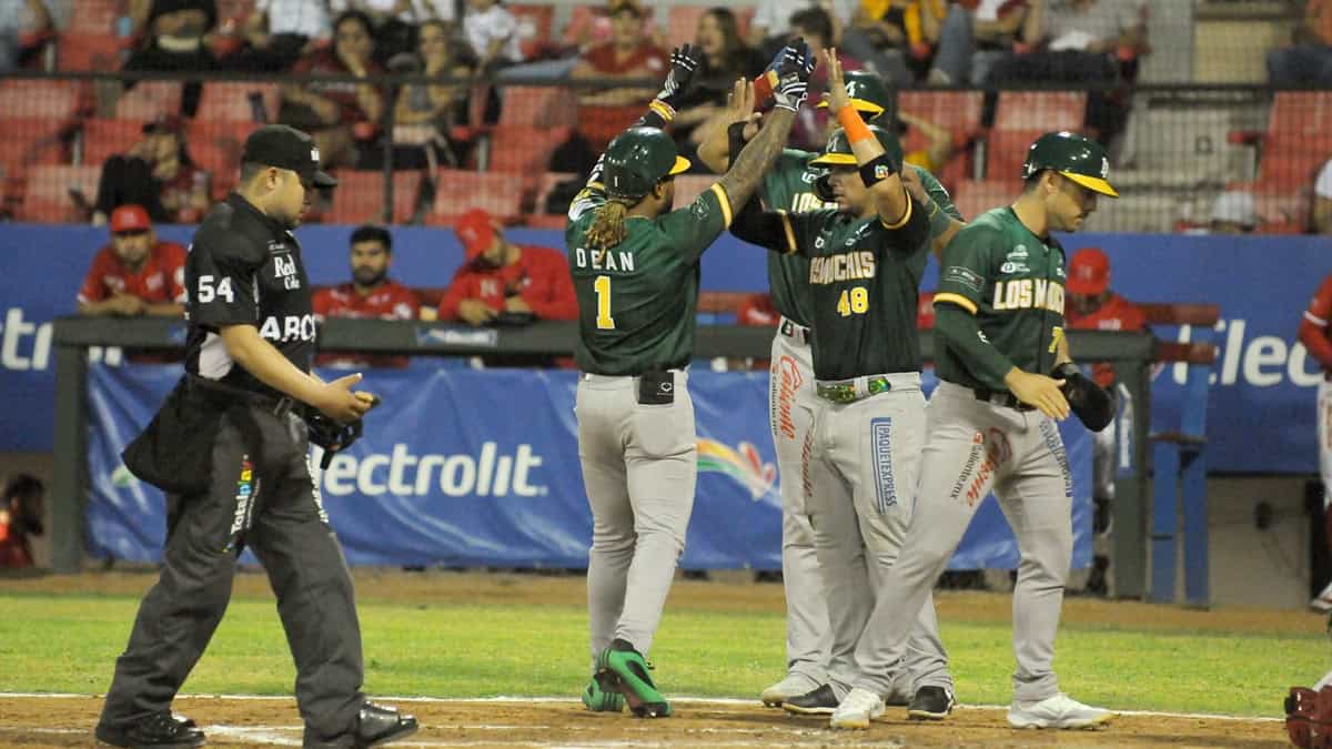 Cañeros abre serie de visita y apalea a Mayos por 11-2