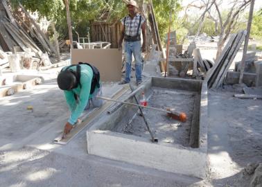 Sube demanda de lápidas previo al Día de Muertos en Cajeme