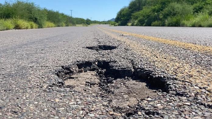 Carretera Navojoa-Álamos, nuevamente con baches Carretera Navojoa-Álamos, nuevamente con baches