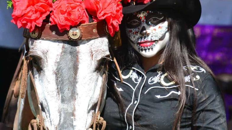 En Bácum mantienen viva la tradición del Día de Muertos