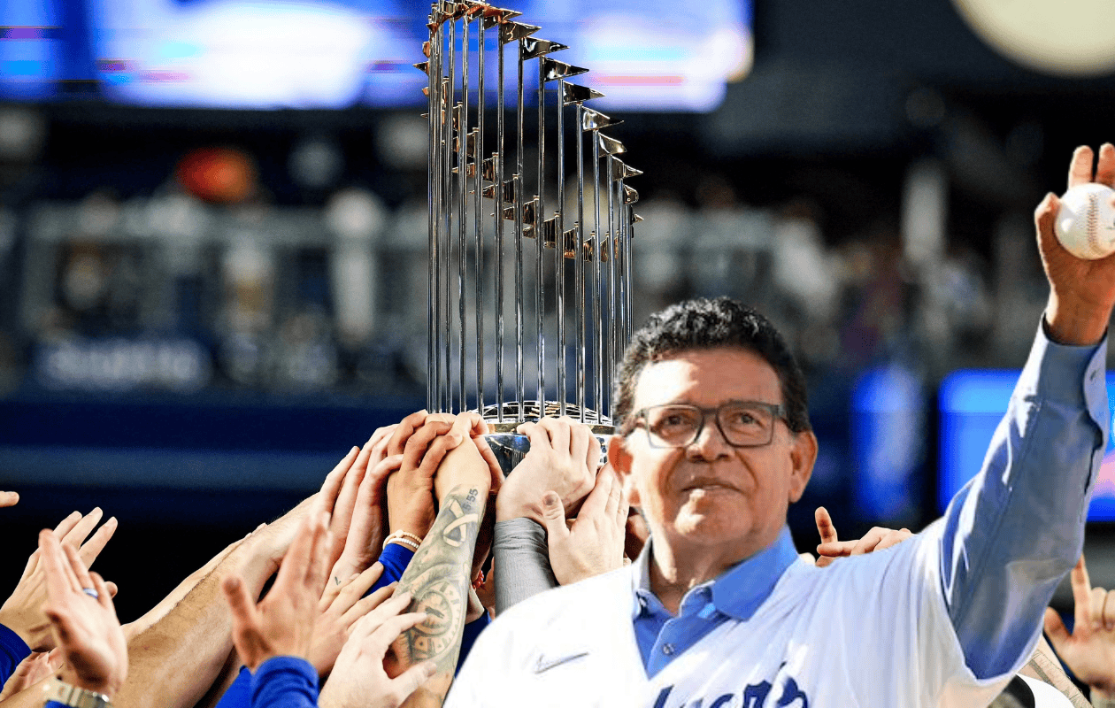 Dodgers tendrán desfile de campeonato el día de cumpleaños de Fernando Valenzuela