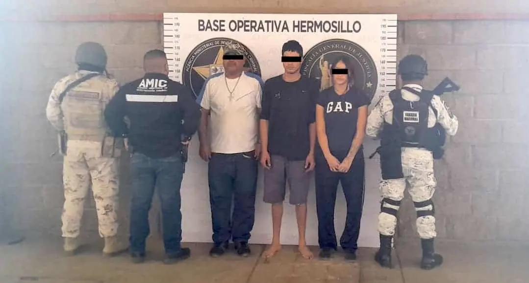 Rescatan a dos niños durante cateo en Hermosillo