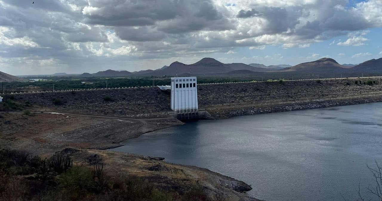 Presa Oviáchic, en nivel crítico: almacena la mitad de agua que hace un año