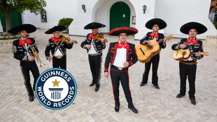 ¿Nuevo récord Guinness? CDMX busca tener la mayor cantidad de mariachis tocando al mismo tiempo ¿Nuevo récord Guinness? CDMX busca tener la mayor cantidad de mariachis tocando al mismo tiempo