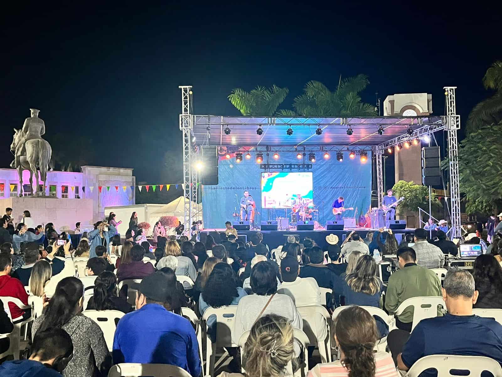 Disfrutan en Ciudad Obregón de la Fiesta de los Libros