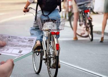 ¿Cuál es la multa o sanción en Sonora para ciclistas que circulan por la banqueta?