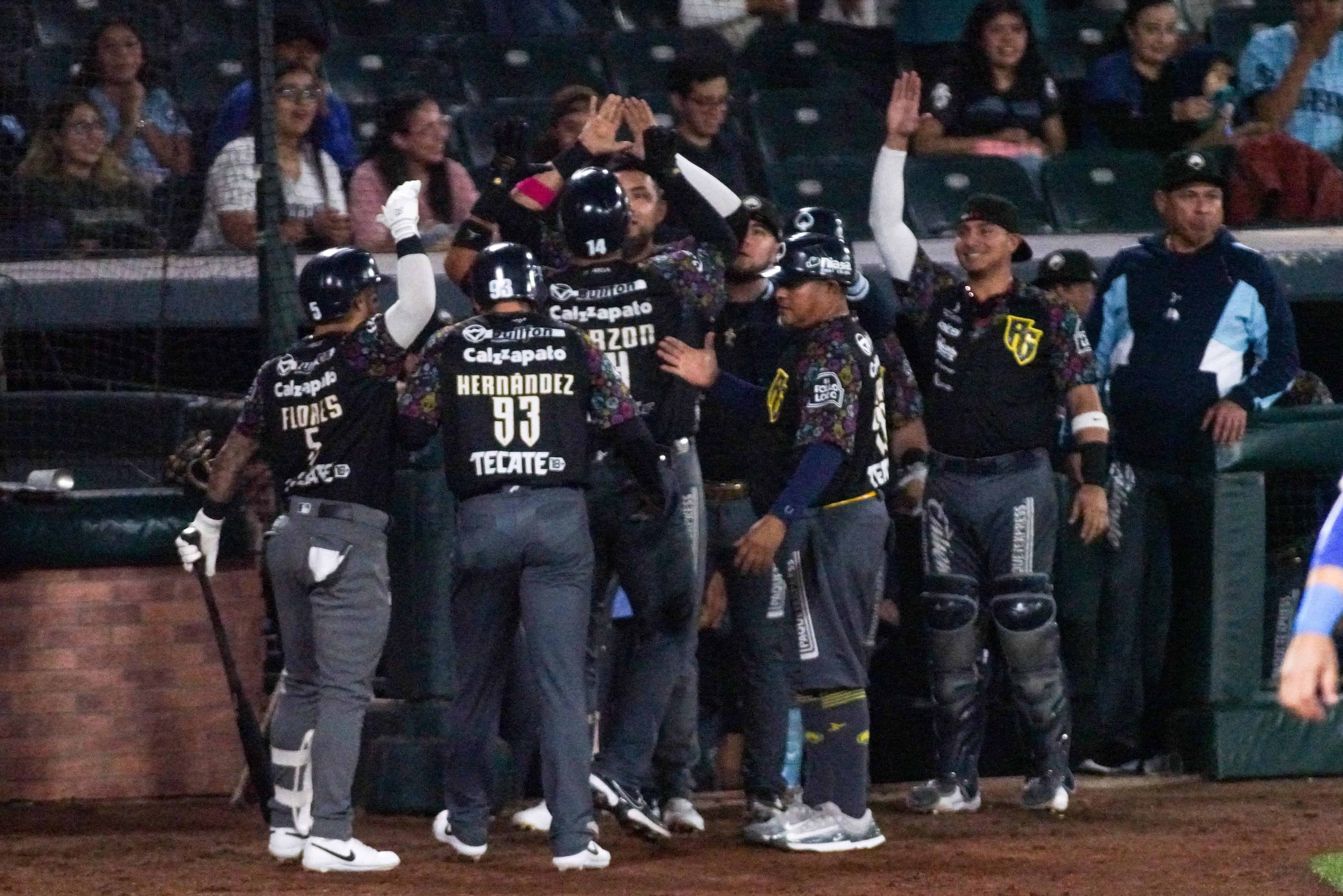 Algodoneros pinta de blanco a Yaquis y se lleva la serie