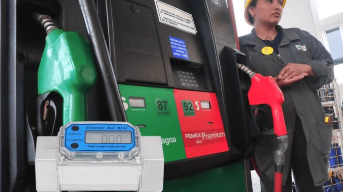 ¿Cómo denunciar a gasolineras que no den litros completos?