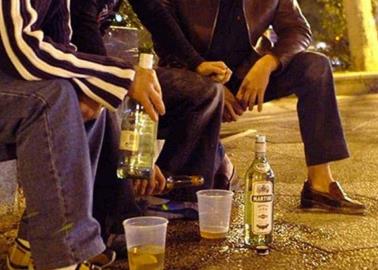 ¿De cuánto es la multa en Sonora por tomar alcohol en la vía pública?