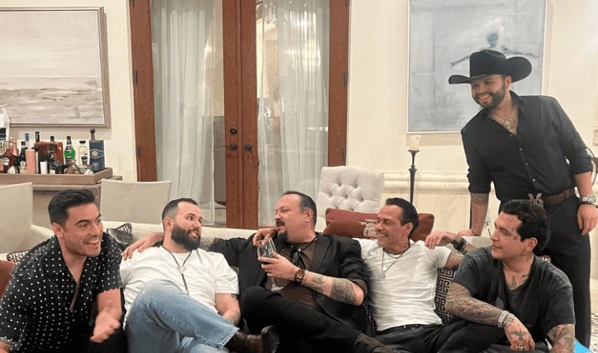 ¿Se habrán echado un palomazo? Carín León y Christian Nodal aparecen juntos en fiesta de Pepe Aguilar