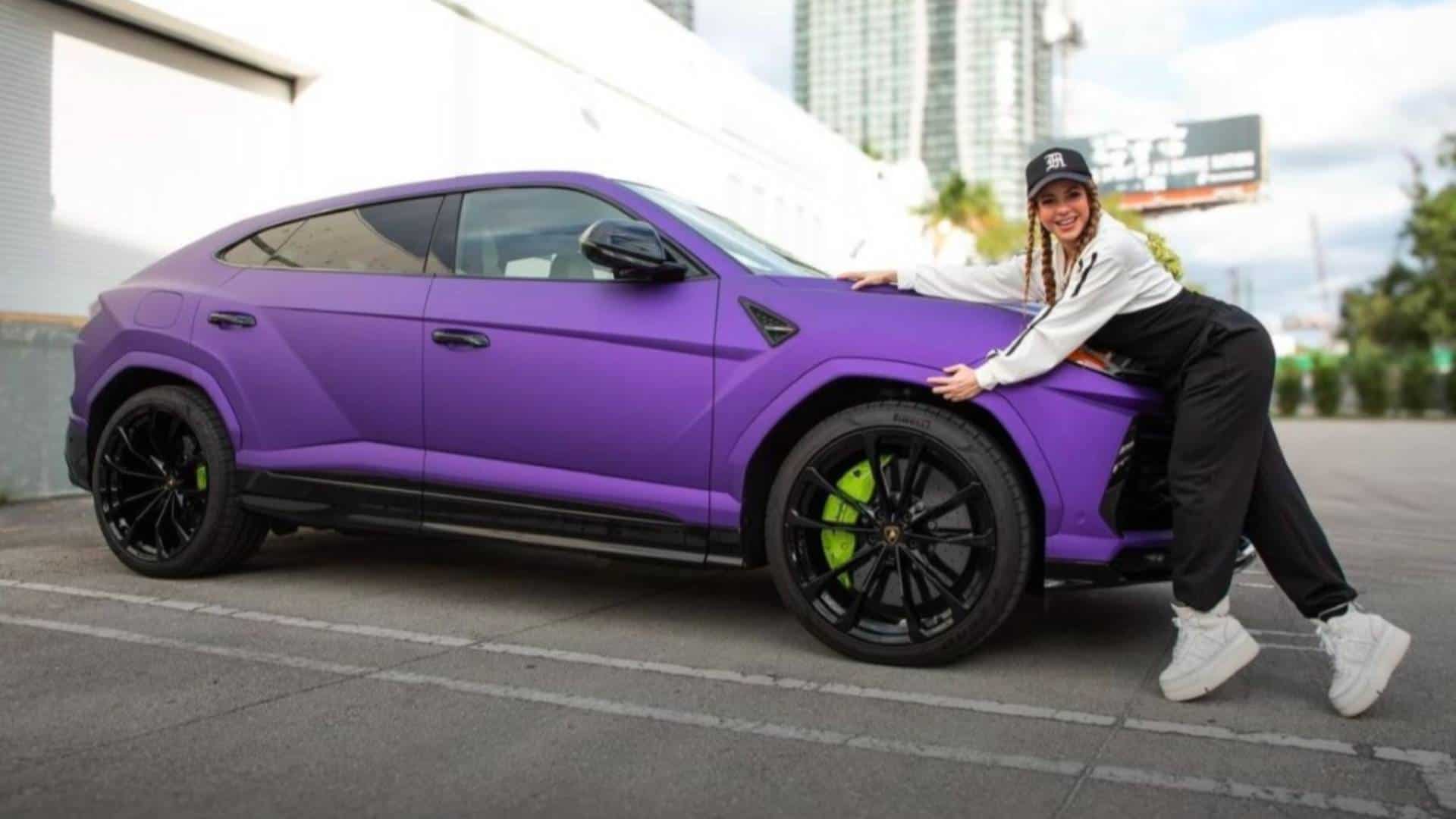 Shakira revela la dinámica para ganar el lujoso Lamborghini que usó en un video