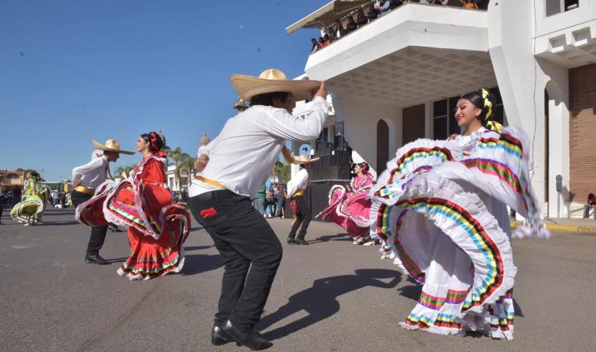 Con desfile conmemoran Aniversario de la Revolución en Navojoa