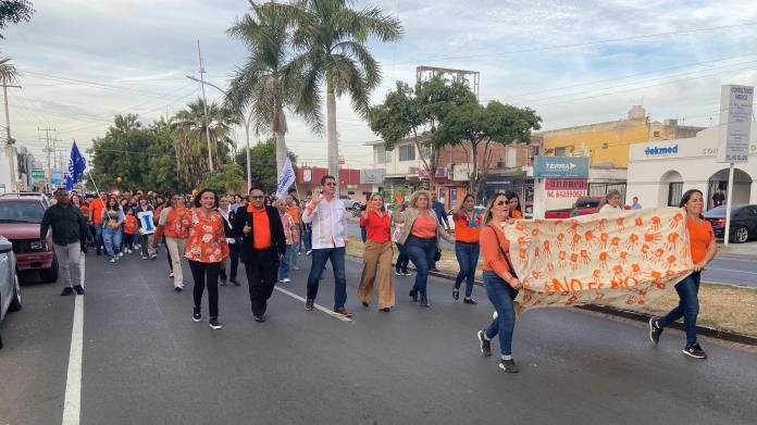 Al grito de No es No, piden fin a la violencia a la mujer en Navojoa Al grito de No es No, piden fin a la violencia a la mujer en Navojoa