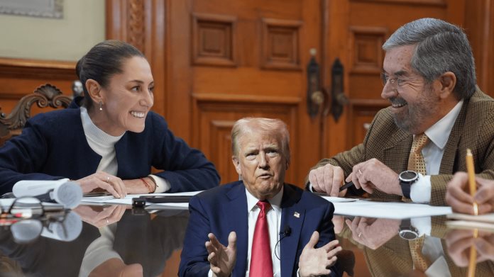 Claudia Sheinbaum habla por teléfono con Donald Trump Claudia Sheinbaum habla por teléfono con Donald Trump