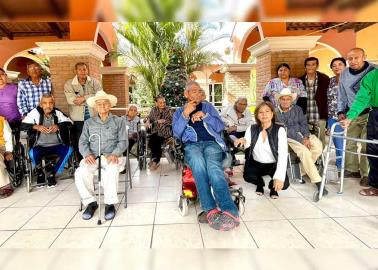 Un Abrazo de Amor para los abuelitos